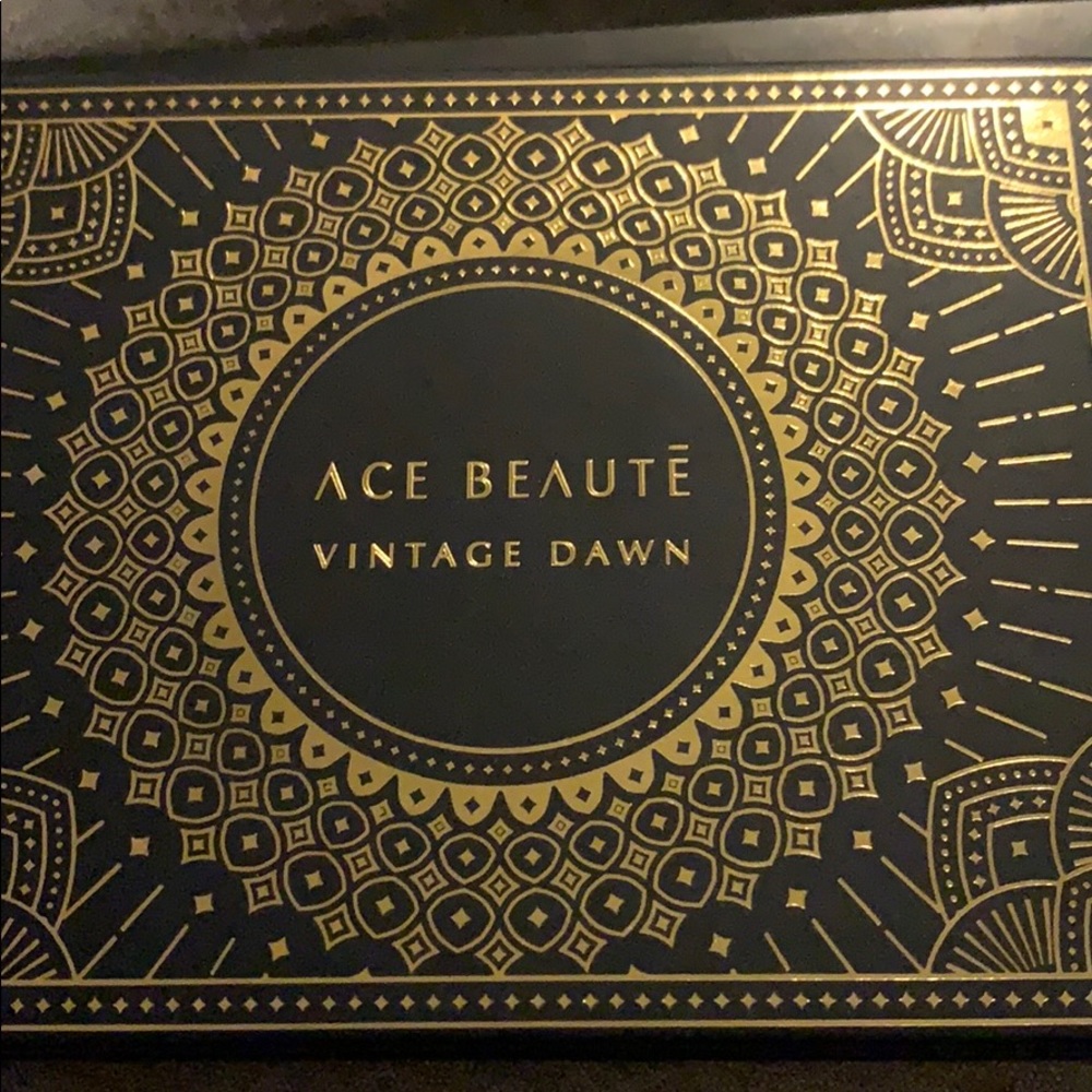 Eyeshadow - Picture 6 of 6